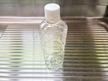 ペットボトルをとっておいて！　『小さな穴』を開けるだけで…「超便利！」「いざという時に役立つ」【災害対策】