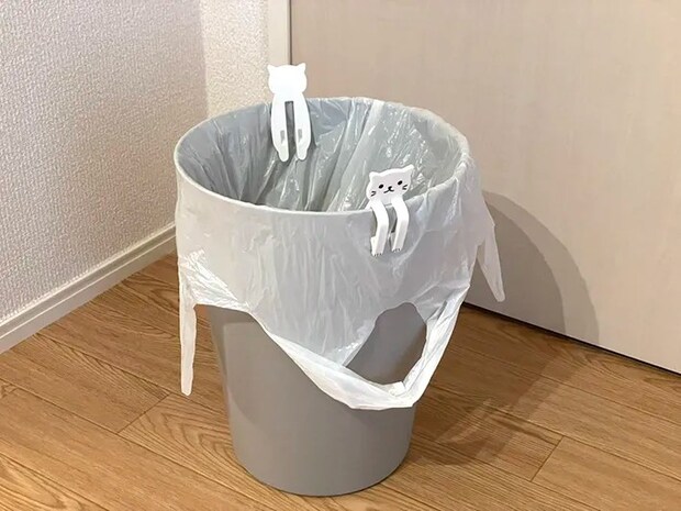 『ねこ型ごみ袋ストッパー2個組』の写真（撮影：grape編集部）
