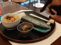 母親「サンマが安かったです」　送られてきた写真を見て、息子が笑ったワケとは？