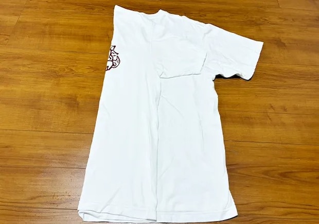 Tシャツのたたみ方（撮影：grape編集部）