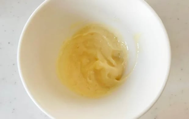 『背徳の金の豚角煮ホットサンド』を作る写真