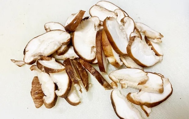 『きのこのオイル漬け』を作る写真