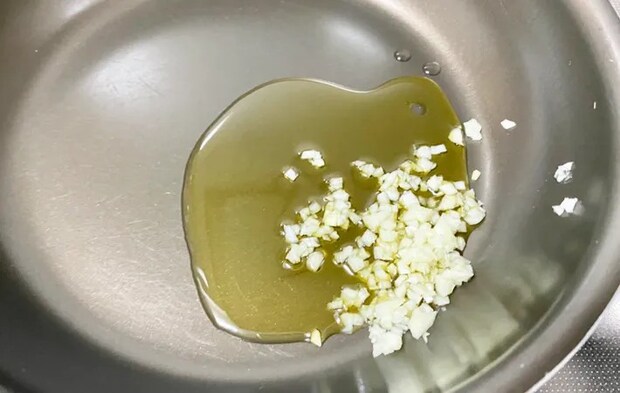 『きのこのオイル漬け』を作る写真