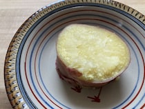 「レンジから火が出た…！」　意外な原因に「ゾッとした」「やってた」【電子レンジの使い方4選】