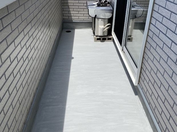 曇りの日がベスト! ベランダ掃除の正解に「目からウロコ」「やってみる」