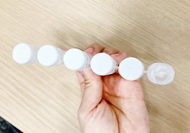 詰め替えチューブ（撮影：grape編集部）