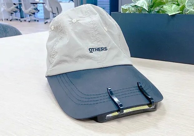 『キャップ用ＬＥＤライト』（撮影：grape編集部）