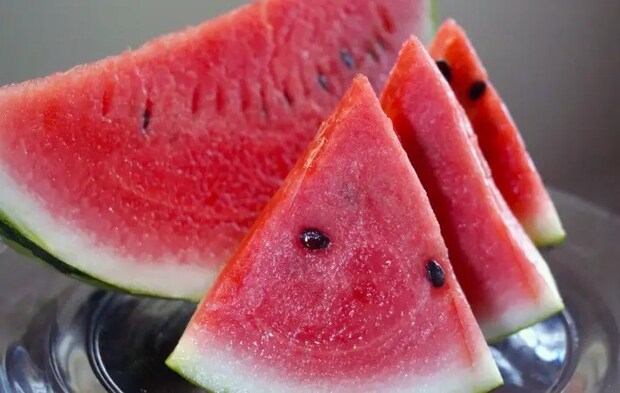 カットされたスイカ