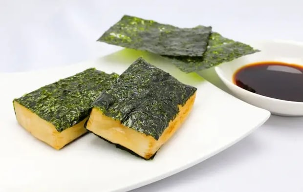 海苔を巻いた餅