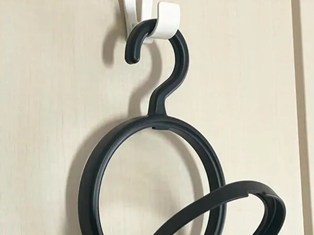100均の『帽子ハンガー』 帽子以外もかけられて…意外な使い方を試してみた!