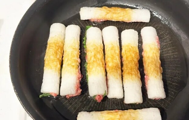 『ちくわのひき肉詰め』を作る写真（撮影：エニママ）