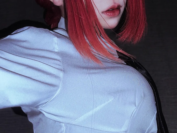 キャラが劇場から飛び出した? 話題の映画『チェンソーマン』のコスプレ姿に「妖艶だ…」