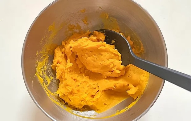 『カボチャマッシュ』を作る写真（撮影：エニママ）