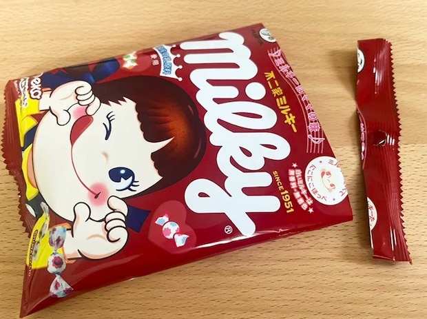 お菓子の袋で作るポーチの作り方（撮影：grape編集部）