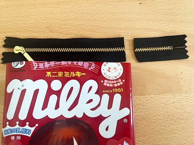 お菓子の袋で作るポーチの作り方（撮影：grape編集部）