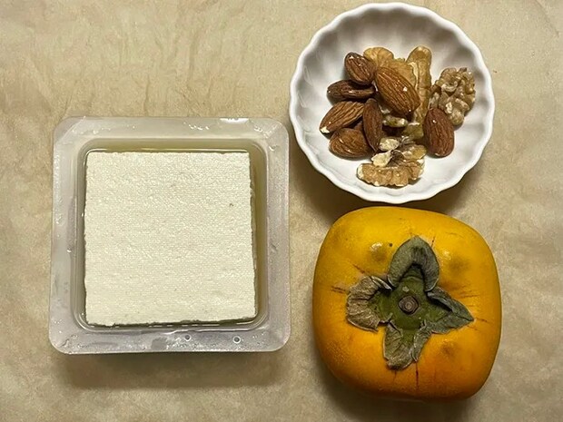 柿、豆腐、ミックスナッツの写真（撮影：grape編集部）