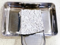 おろし器掃除の『モヤモヤ』を解消！　アルミホイルを使った裏ワザが神だった