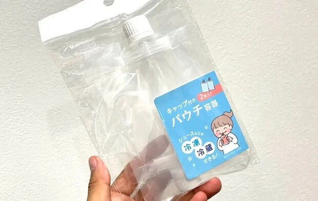 セリア『透明スパウトパウチ2枚入り』の写真（撮影：キジカク）