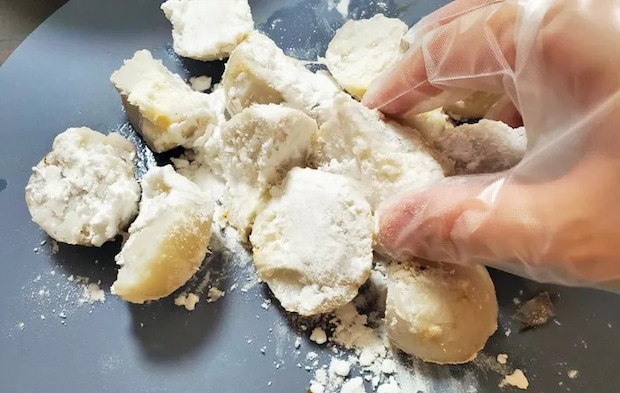 『フライド里芋』を作る写真（撮影：エニママ）