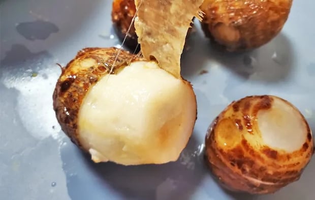 『フライド里芋』を作る写真（撮影：エニママ）