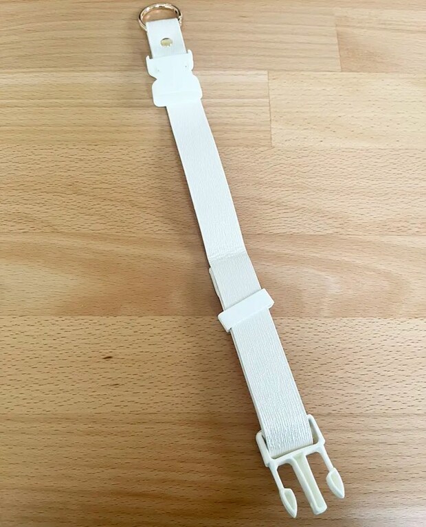 スリーコインズ『ジャケットホルダー』の写真（撮影：grape編集部）