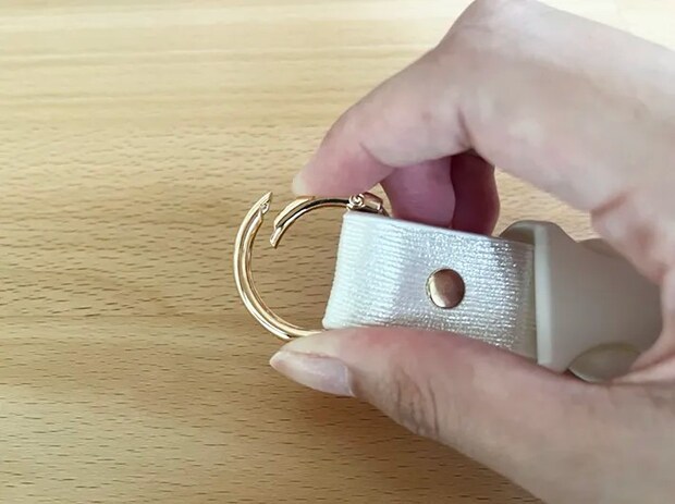 スリーコインズ『ジャケットホルダー』の写真（撮影：grape編集部）