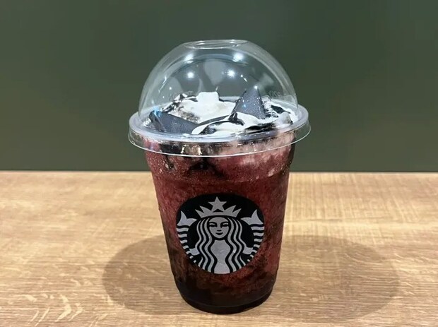 スタバ『アサイー ベリー フラペチーノ』の写真（撮影：grape編集部）