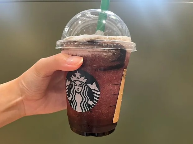 スタバ『アサイー ベリー フラペチーノ』の写真（撮影：grape編集部）