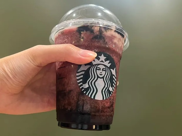 スタバ『アサイー ベリー フラペチーノ』の写真（撮影：grape編集部）
