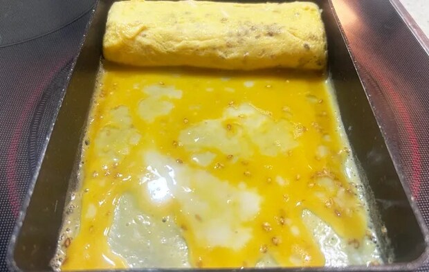 『プチプチごま卵焼き』を作る写真（撮影：エニママ）