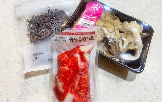 『カニめしもどき』をの材料写真（撮影：エニママ）