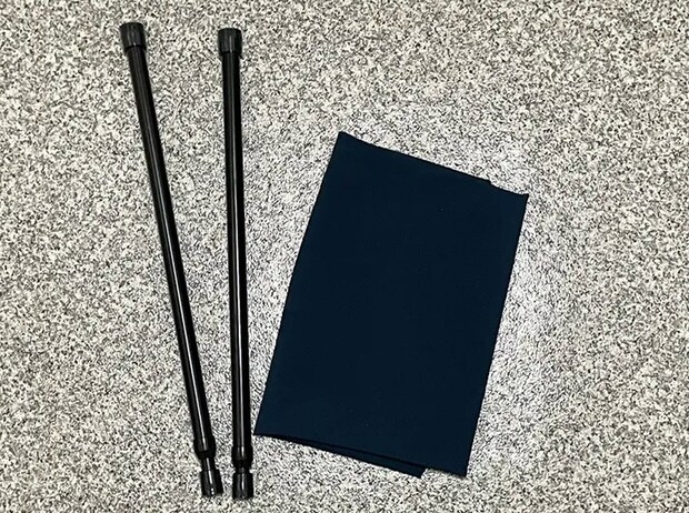 つっぱり棒と布の写真（撮影：grape編集部）