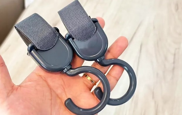 ダイソー『ベビーカーフック』の写真（撮影：キジカク）