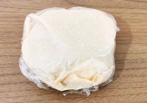 コーヒーフィルターとおにぎり（撮影：grape編集部）