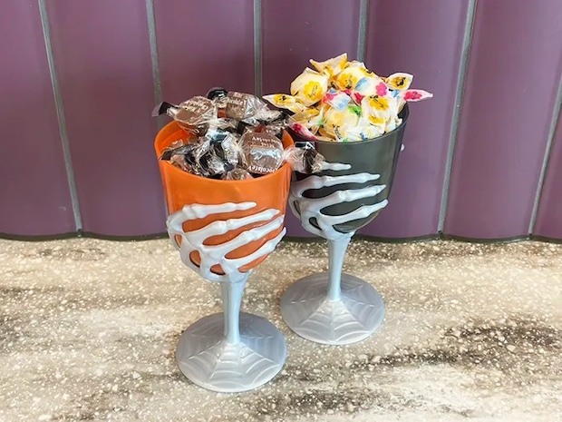 HWスカルハンドプラワイングラスの写真（撮影：grape編集部）