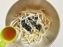 これ作るためにモヤシ買う！　『混ぜ込みもやしナムル』の作り方