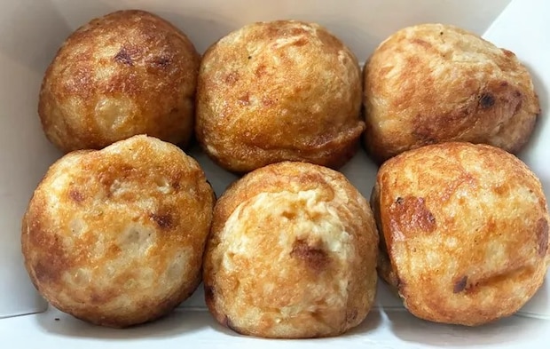 『冷凍たこ焼きの明石焼き風』を作る写真（撮影：エニママ）