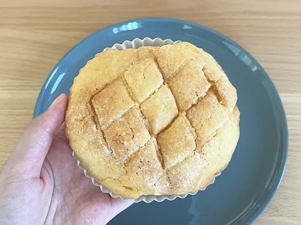 『デニッシュメロンパン×クイニーアマン』の写真（撮影：grape編集部）