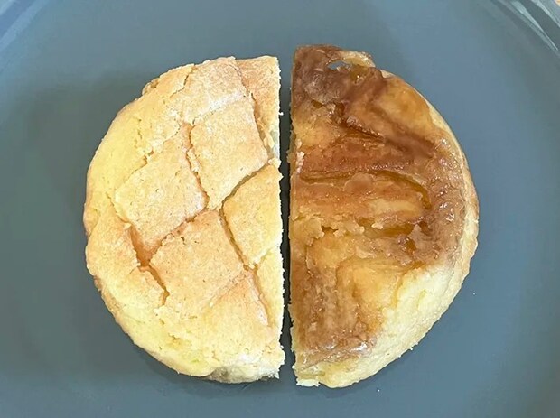 『デニッシュメロンパン×クイニーアマン』の写真（撮影：grape編集部）