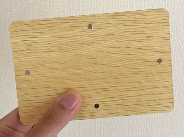 ダイソー『木目調ホワイトボード（長方形）』の写真（撮影：grape編集部）