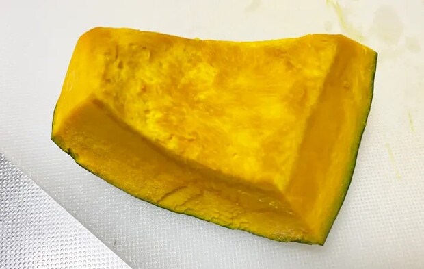 『やみつき！無限かぼちゃ』を作る写真（撮影：エニママ）