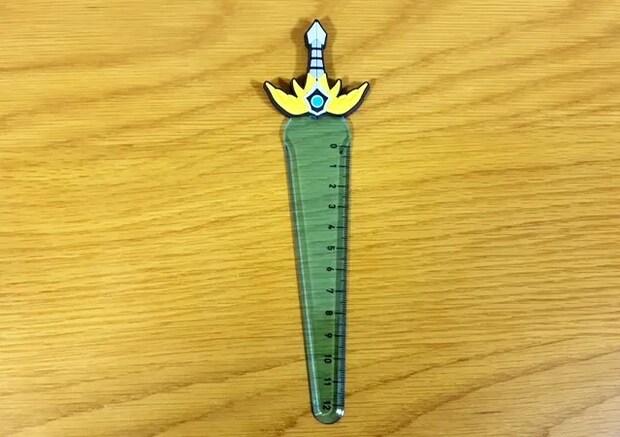 定規（ソード型）１２ｃｍ（撮影：grape編集部）