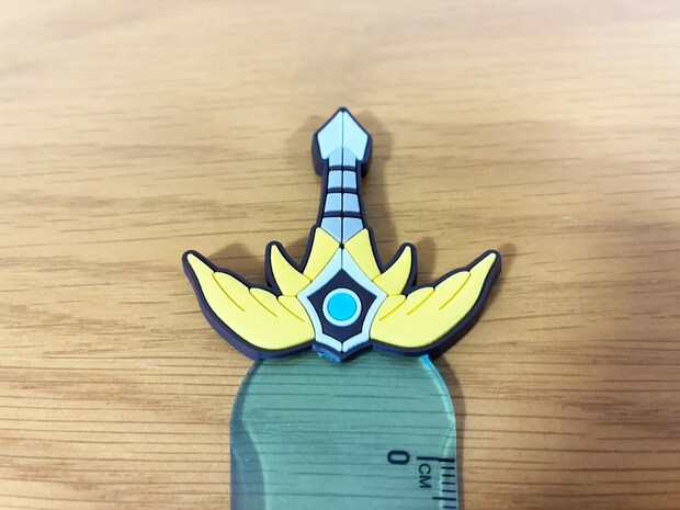 100均で見つけた定規　ユニークすぎる見た目に「勇者の剣だ」「作業がはかどりそう」