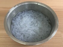 まとめ買いした『しらたき』って冷凍保存できるの？　実際に試してみたら…