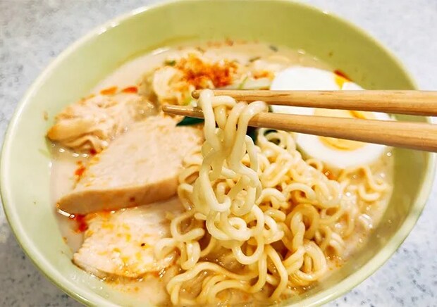『サッポロ一番 味噌らーめん』（撮影：grape編集部）
