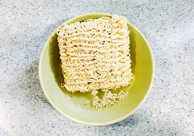 『サッポロ一番 味噌らーめん』（撮影：grape編集部）