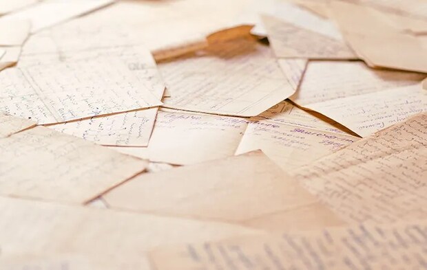 たくさんの手紙の写真