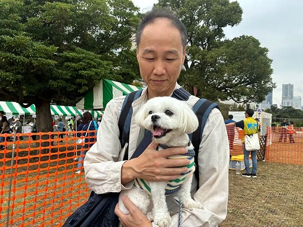 犬と飼い主の写真（撮影：grape編集部）