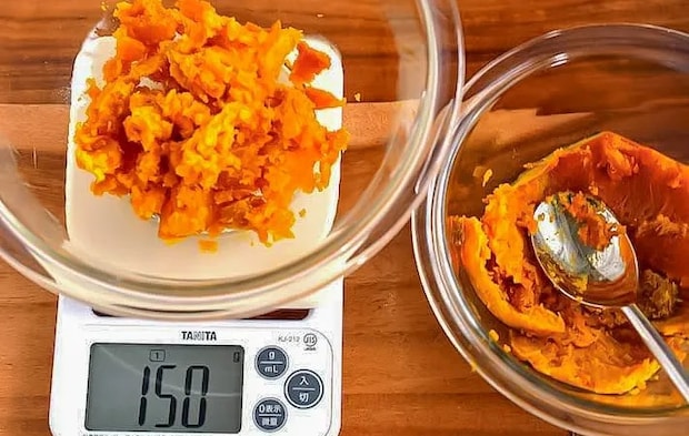 カボチャのパンケーキを作る写真（撮影：小泉明代）