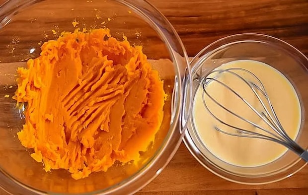 カボチャのパンケーキを作る写真（撮影：小泉明代）